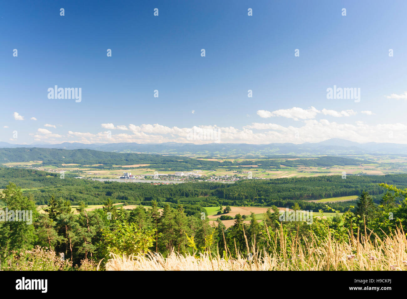 Pöchlarn: Anzeigen von Pöchlarn und die Donau, dahinter das Alpenvorland mit den Ötscher, Donau, Niederösterreich, Niederösterreich, Österreich Stockfoto