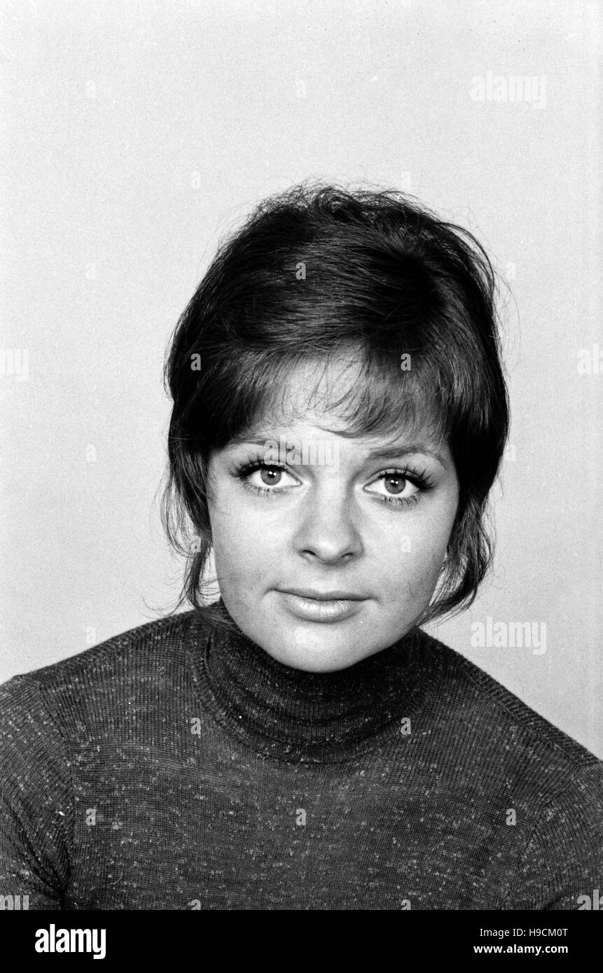 Deutsche Theater- und Filmschauspielerin Sabine Sinjen, Deutschland 1970er Jahre. Deutsche Theater und Film Schauspielerin Sabine Sinjen, Deutschland 1970. Stockfoto