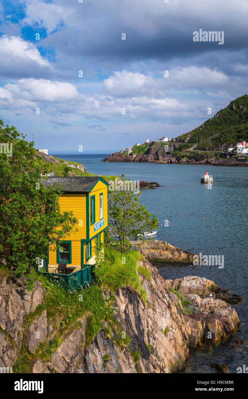 Die Hafeneinfahrt und Fort Amherst aus der Batterie, St. John's, Neufundland und Labrador, Kanada. Stockfoto