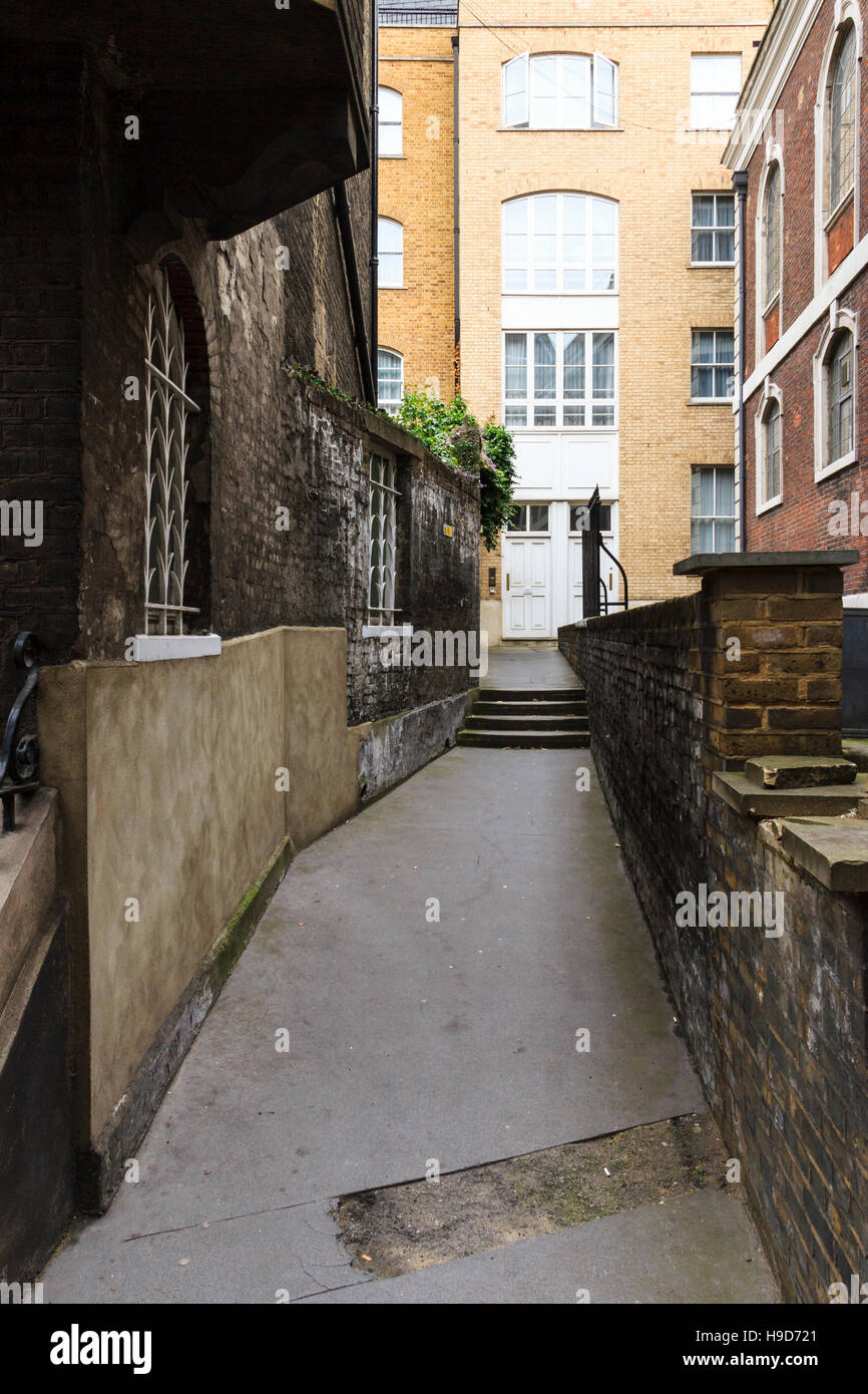 Holz Terrasse, City of London, London, Großbritannien Stockfoto