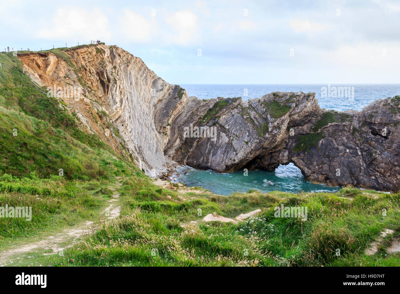 Ein Blick von der Klippe am Lulworth Cove, Dorset, England, Großbritannien Stockfoto