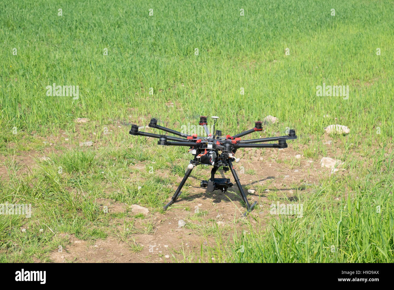 DJI-S1000 professionelle Drohne für Feldzuordnung Stockfoto