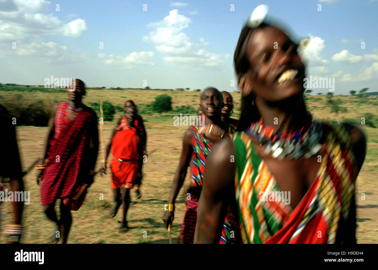 Halb-nomadischen Massai in Masai Mara National Reserve Kenia Afrika gelegen. Die Maasai, nomadischen Aristokratie und Krieger, der einmal die Gre dominiert Stockfoto