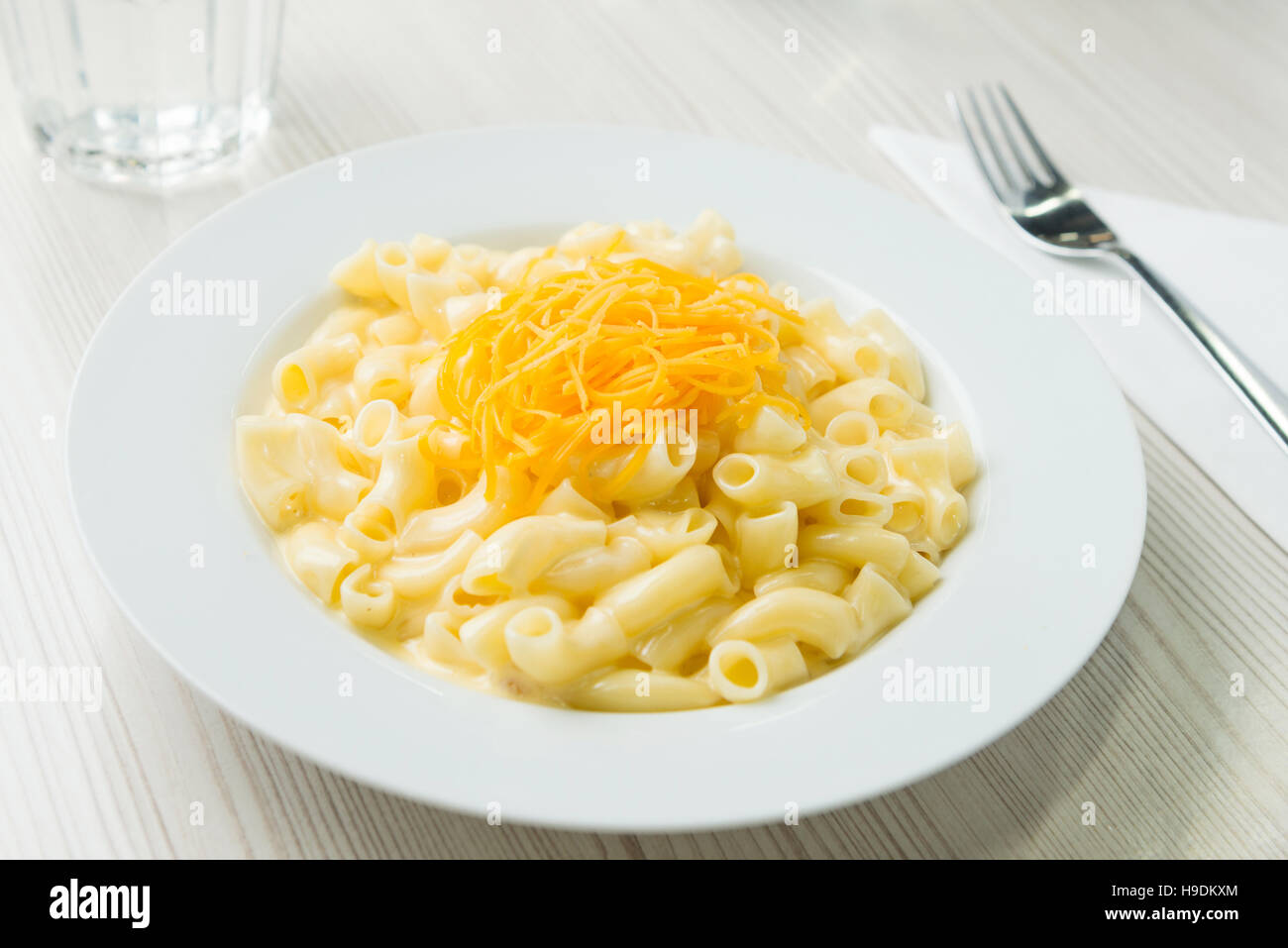 Rigatoni al Gorgonzola - Nudeln mit Käse-sauce Stockfoto