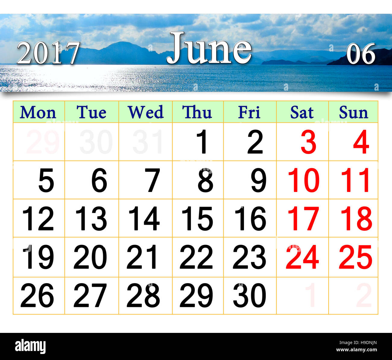 Kalender für Juni 2017 mit Bild von Meer und Gebirge Stockfoto