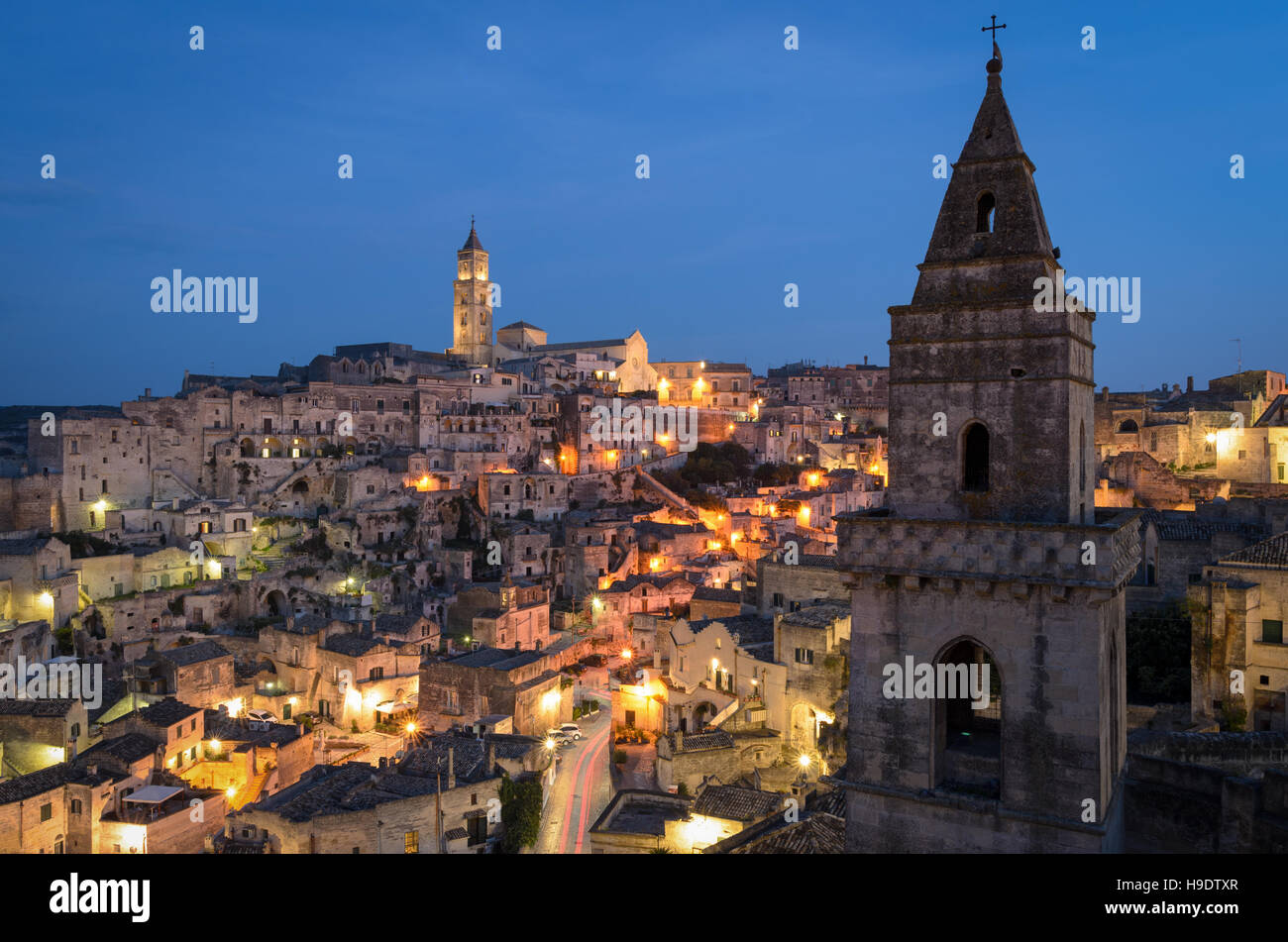 Matera, high-Definition-Ansicht des Sasso Barisano in der Dämmerung Stockfoto