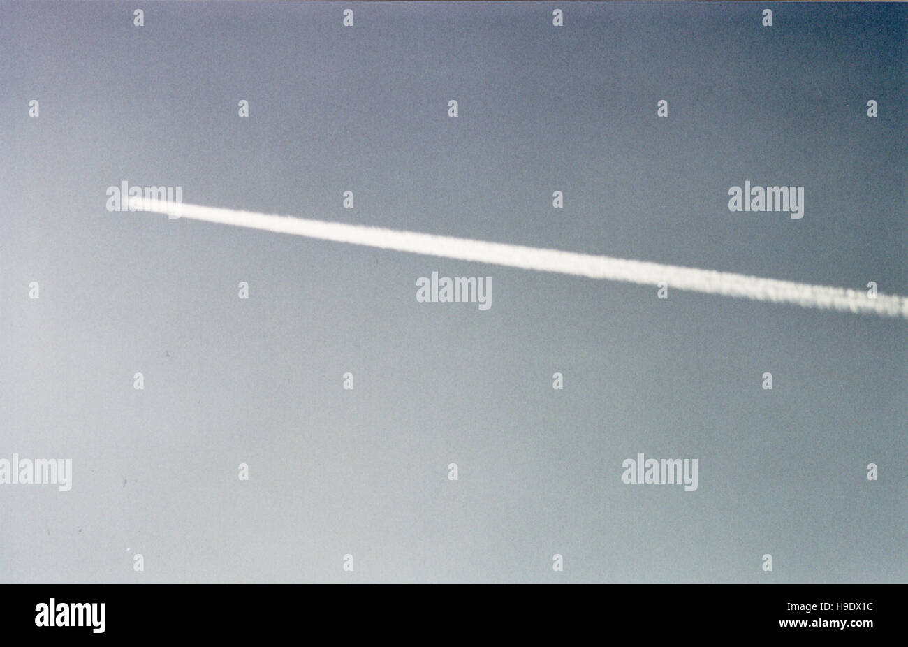 Form der Rakete vorbei am Himmel Stockfoto