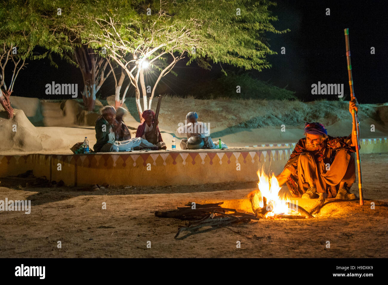 Ein tribal maldharis Mann an shaam e sarhad Village Resort, ein agro-tourismus Projekt, das durch das indische Ministerium für Tourismus in Kutch, Gujarat. Stockfoto