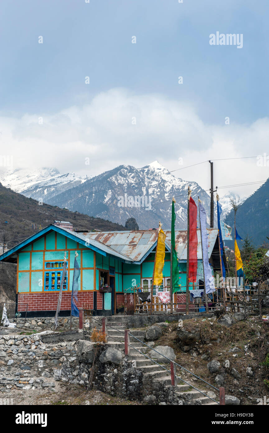 Ein Haus in Lachung Dorf in Nord-Sikkim, Indien. Stockfoto