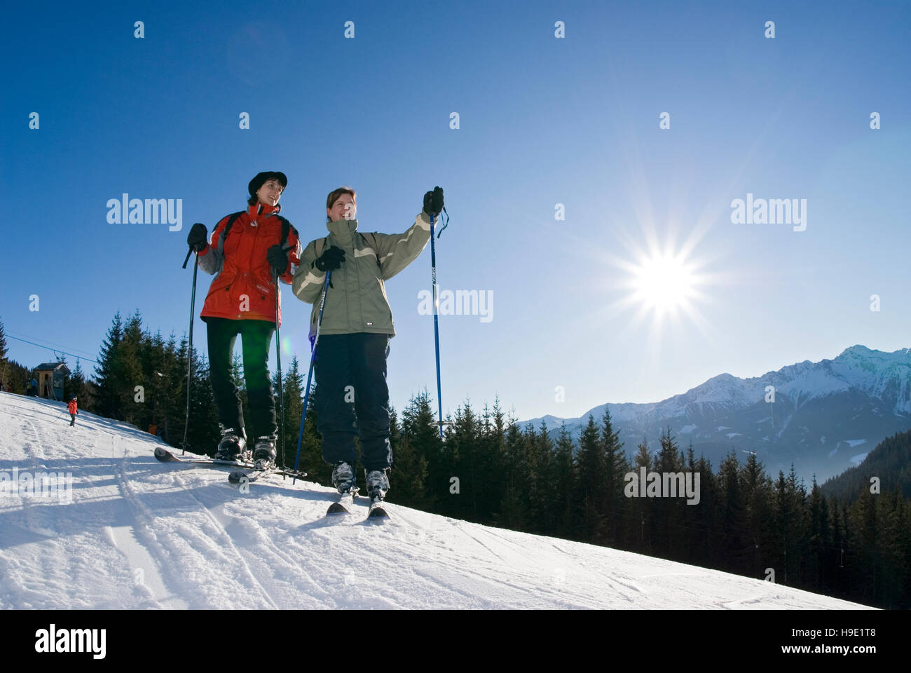 Frauen, Skifahren, Kaiserau, Steiermark, Österreich Stockfoto