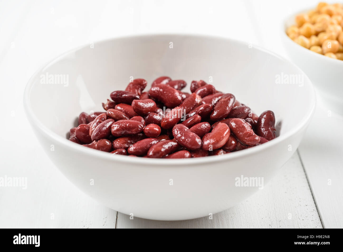 Rote Kidney-Bohnen und Kichererbsen aus der Dose Stockfoto