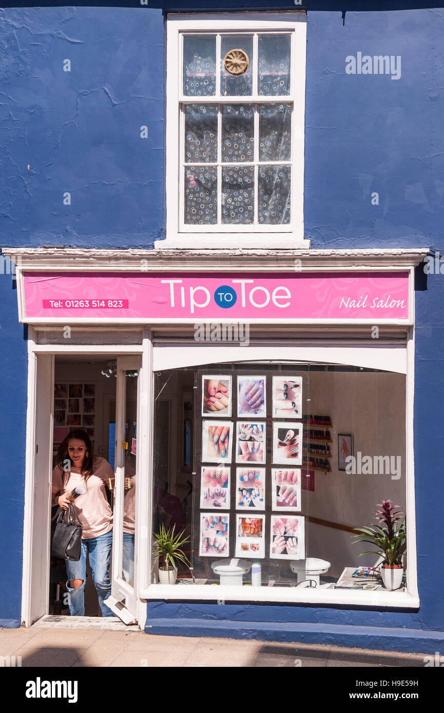 Der Tip Toe Nail Salon Shop speichern in Cromer, Norfolk, England, Großbritannien, Uk Stockfoto