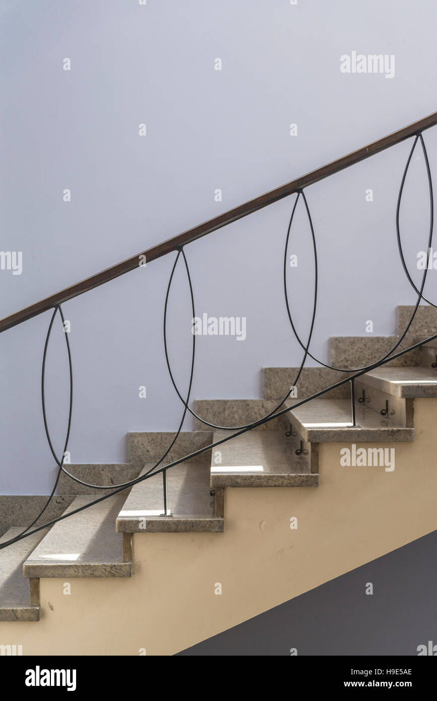 Treppen und Geländer Stockfoto