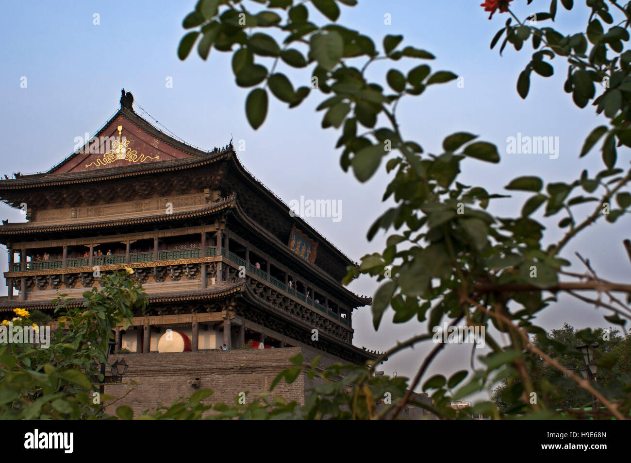 Trommelturm Ansicht, Xian Stadtzentrum, Shaanxi, China. Traditionellen chinesischen Stil und 1380 während der Ming-Dynastie erbaut, der Drum Tower hatte das gleiche Stockfoto