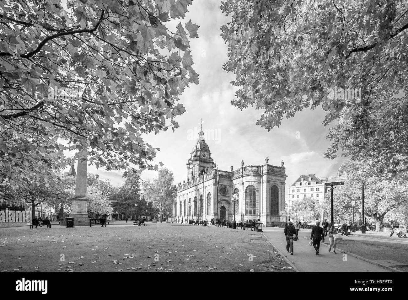 Kathedrale von St Philip, Colmore Reihe in Monochrom, Birmingham, England, UK Stockfoto