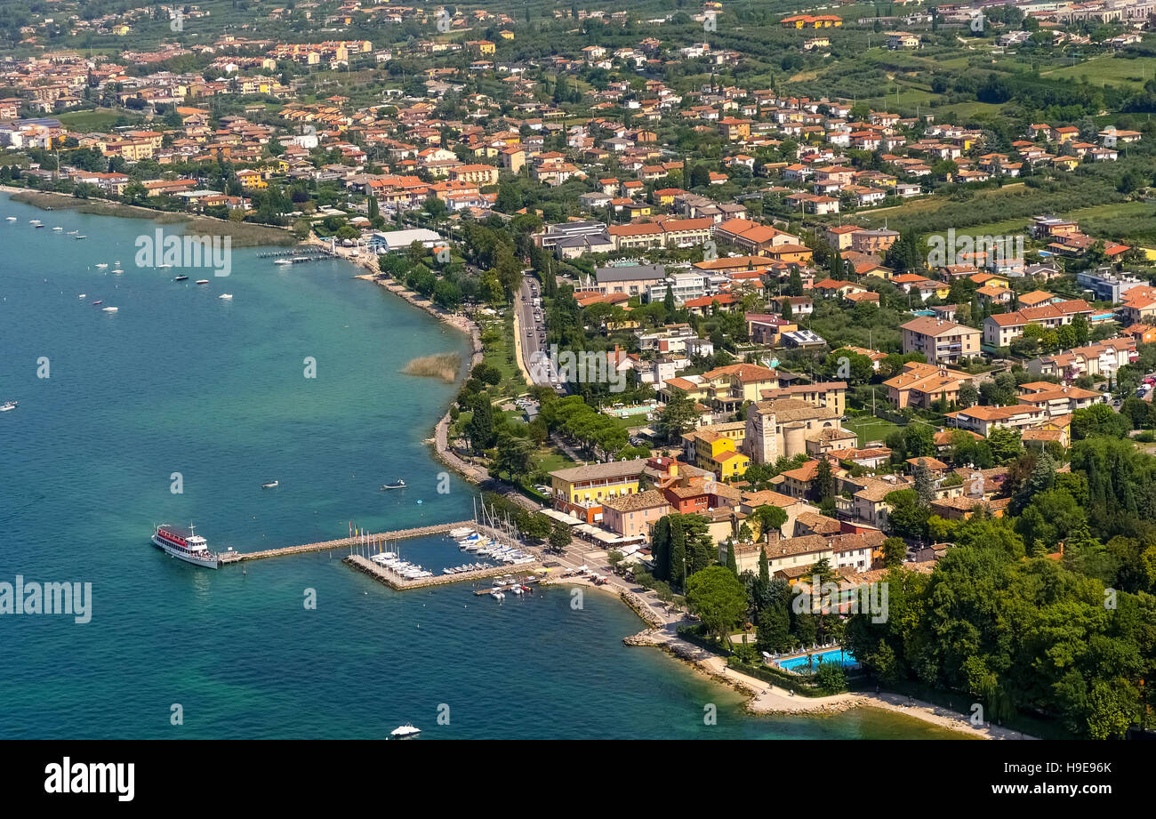 Luftaufnahme, Passagierschiff, Ausflug Raddampfer TRENTO am Anleger von Bardolino, Gardasee, Lago di Garda, Bardolino, Stockfoto