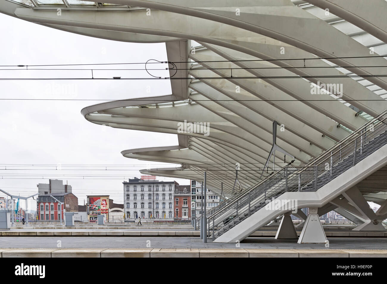 Lüttich, Belgien - Dezember 2014: Detaillierte Dach des Bahnhof Liège-Guillemins, von Santiago Calatrava entworfen. Stockfoto