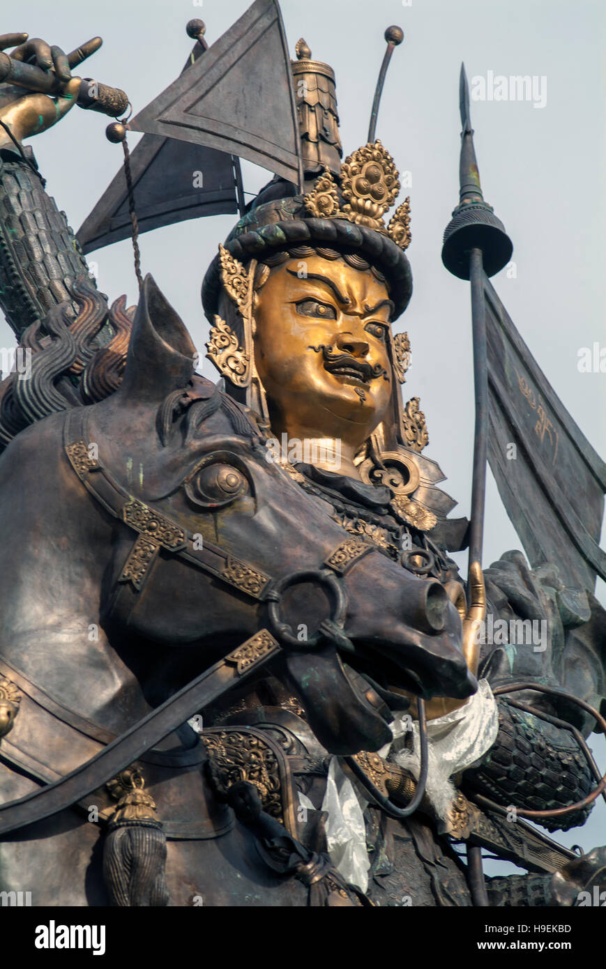 Held Im Altindischen Epos Eine Statue von König Gesar, eine kulturelle Held und Krieg Herr der
