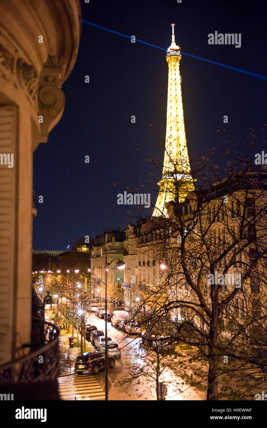 Eiffelturm in der Nacht, Paris, Frankreich Stockfoto