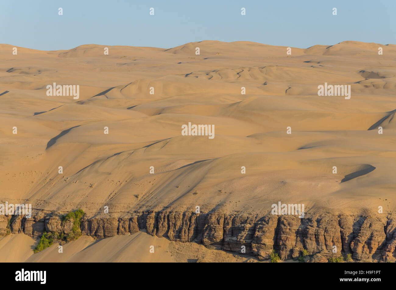 Beeindruckend hoch aufragenden Sanddünen der Namib-Wüste von Angola und Namibia Stockfoto