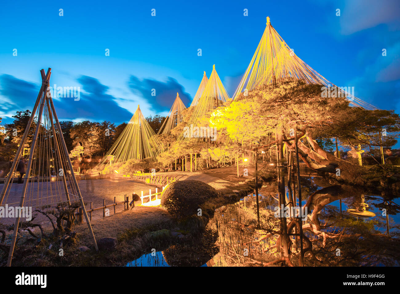 Light-up Kenrokuen Garten und Kanazawa Schlosspark in Kanazawa, Japan. Stockfoto