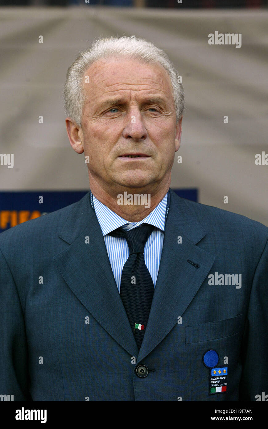 GIOVANNI TRAPATTONI italienischer FUßBALLTRAINER PRÄFEKTUREN KASHIMA Stadion IBARAKI JAPAN 8. Juni 2002 Stockfoto