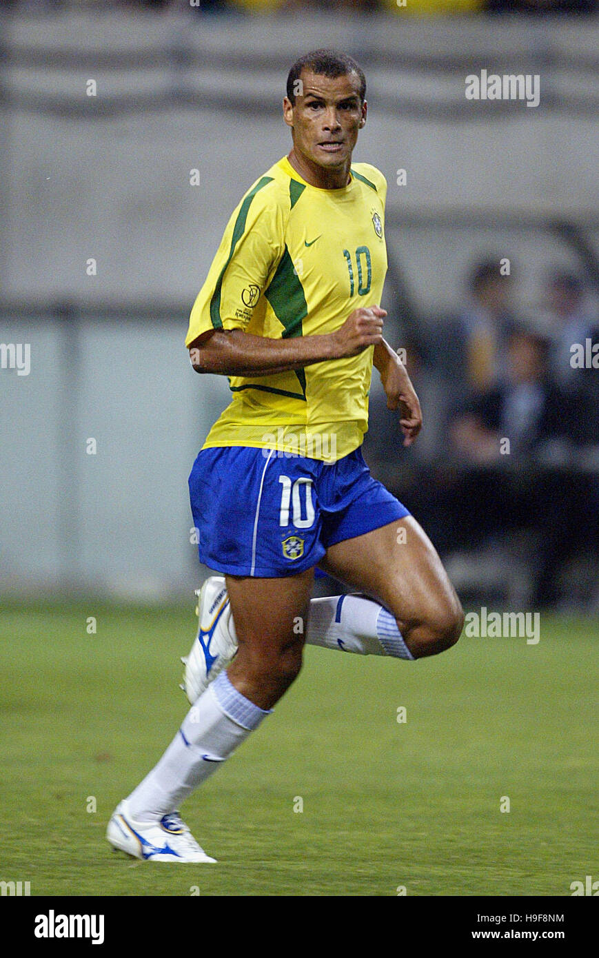 RIVALDO Brasilien & FC BARCELONA KOBE WING STADIUM KOBE JAPAN 17. Juni 2002 Stockfoto
