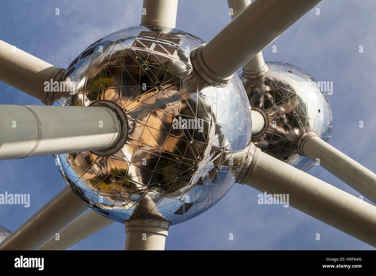 Atome des Atomiums in Brüssel, Belgien. Stockfoto