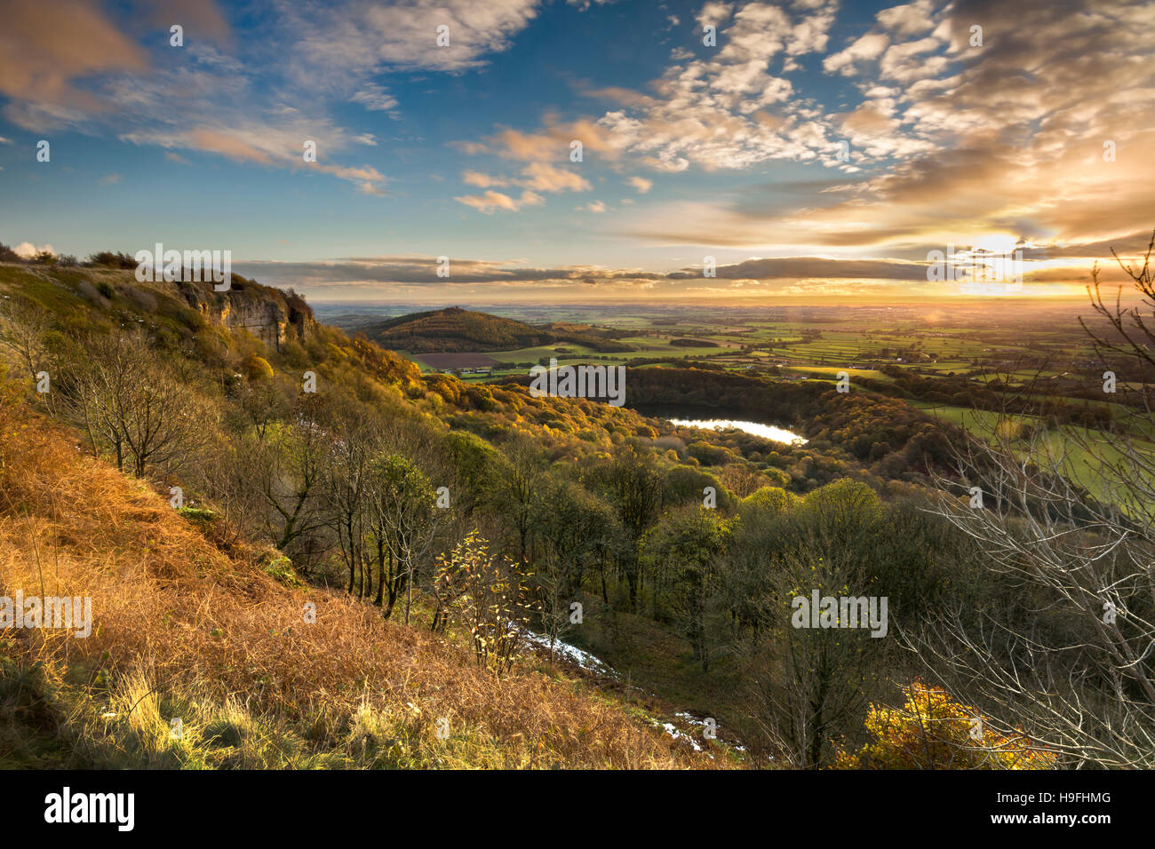 See Gormire und das Vale of York von Whitestone Cliffe, Cleveland unterwegs Stockfoto