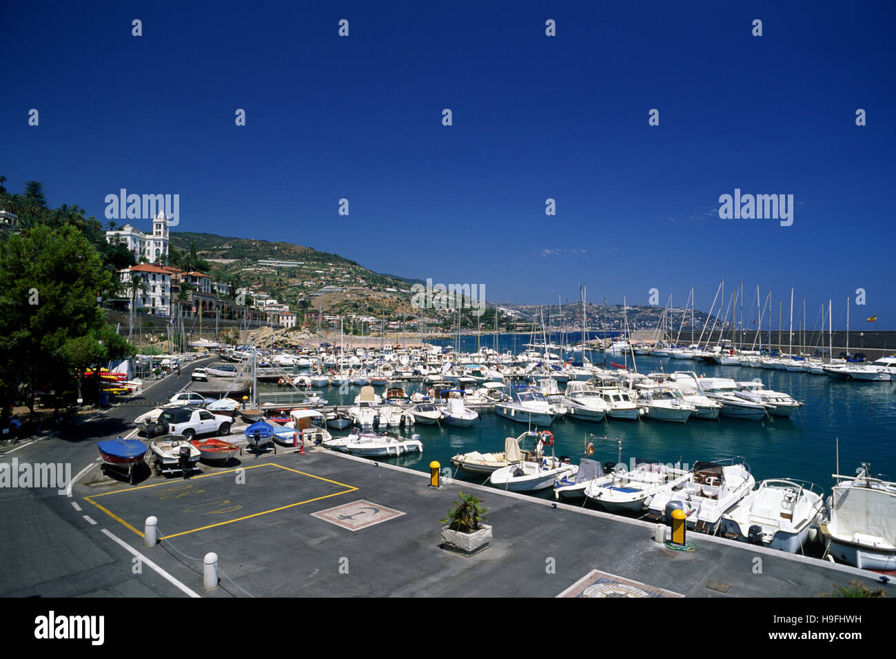 Italien, Ligurien, Riviera di Ponente, Bordighera, Hafen Stockfoto