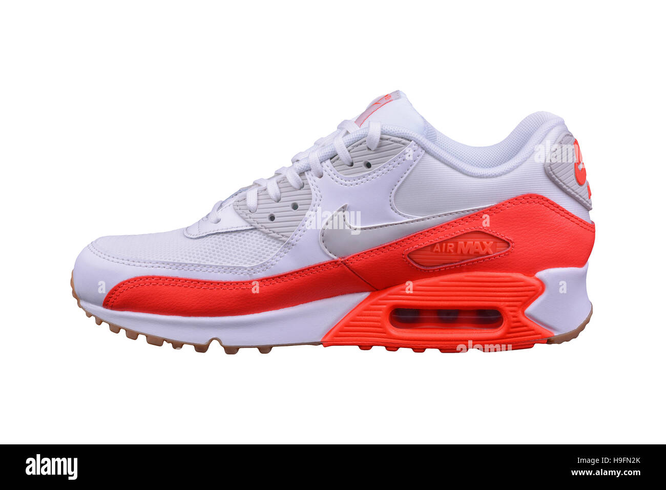 BURGAS, Bulgarien - 29. August 2016: Nike Air MAX Damen - Damen Schuhe -  Sneakers - Trainer, in weiß und Orange, illustrativ, isoliert  Stockfotografie - Alamy