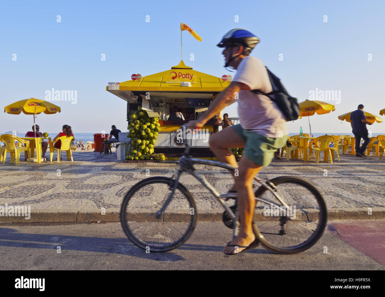 Brasilien, Stadt von Rio De Janeiro, Biking am Strand von Ipanema. Stockfoto