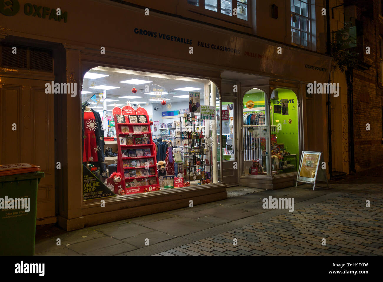 Oxfam-Charity-Shop an Weihnachten beste Lane Canterbury Kent Stockfoto