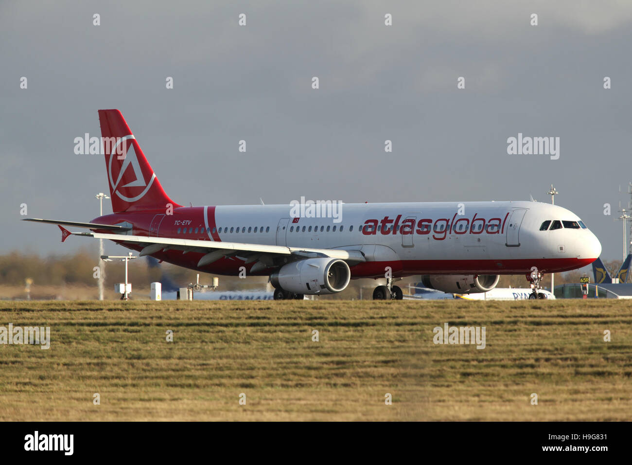 Atlas Global Airbus A321, TC-ETV, Abfahrt Flughafen London-Stansted, Essex Stockfoto