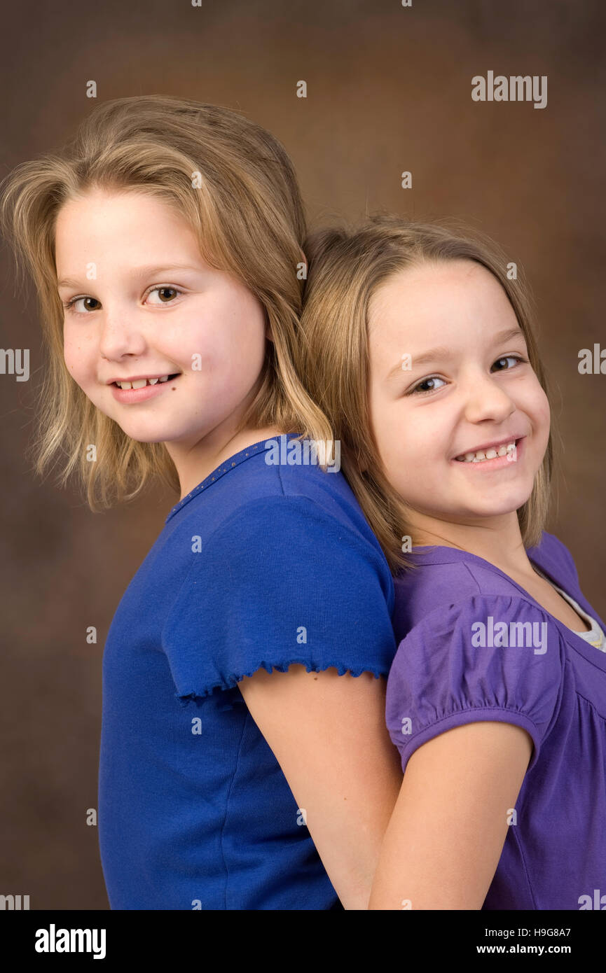 Kind im alter von 6 bis 8 jahren -Fotos und -Bildmaterial in hoher