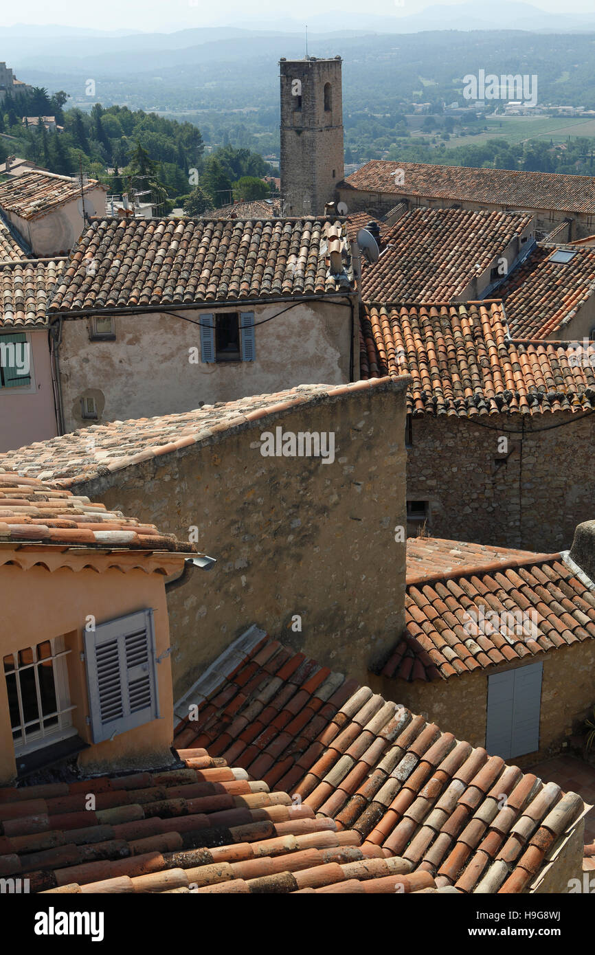 Collet du Sarde Tower, Blick über die Dächer von Stadt-Ansicht, Fayence, Var, Provence-Alpes-Côte d ' Azur, Frankreich Stockfoto