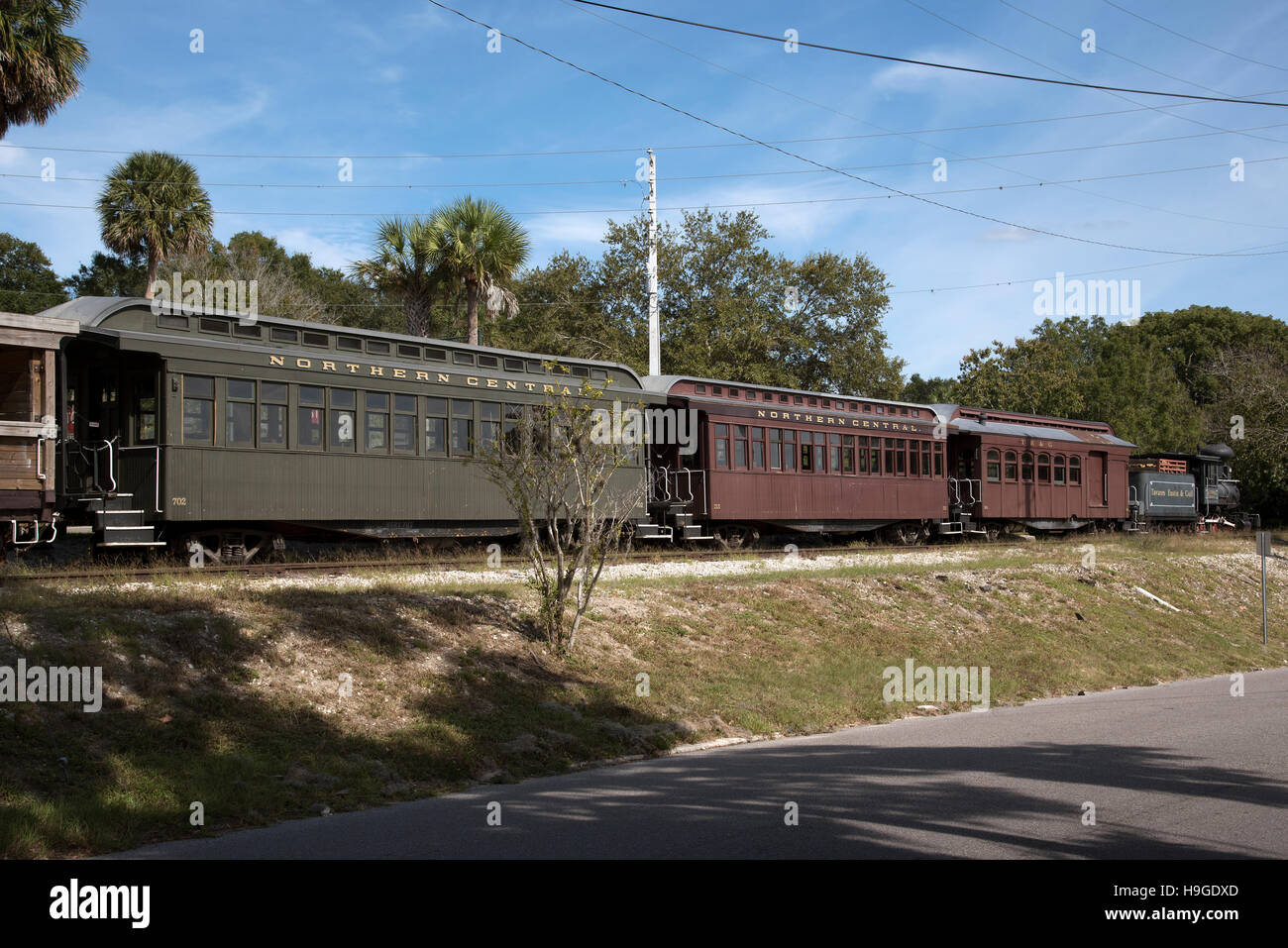 Mount Dora Florida USA - den Tavares Eustis & Golf Eisenbahn Zug, gezogen von einem 1907 Holz gefeuert Lokomotive Stockfoto