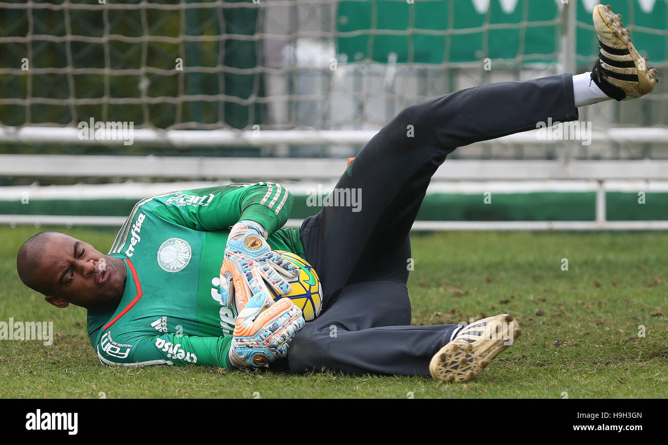 SÃO PAULO, SP - 23.11.2016: TREINO tun PALMEIRAS - Torhüter Jailson SE Palmeiras, während des Trainings die Fußballakademie. (Foto: Cesar Greco/Fotoarena) Stockfoto