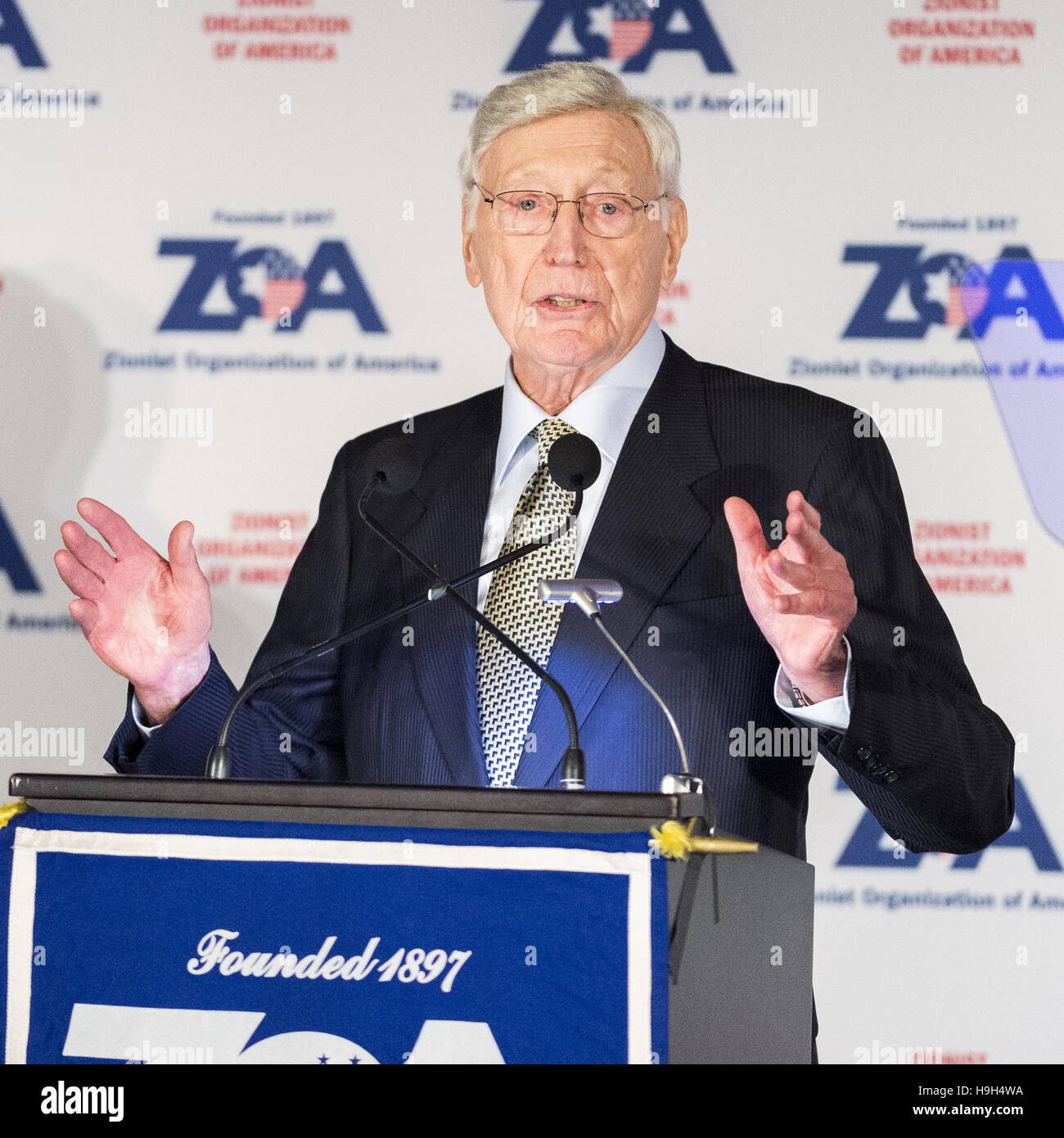 New York, New York, USA. 20. November 2016. BERNARD MARCUS/BERNIE MARCUS (Mitbegründer von Home Depot) anlässlich der 2016 Zionist Organisation von Amerika (ZOA) Abendessen in New York City im Grand Hyatt am 20. November 2016. © Michael Brochstein/ZUMA Draht/Alamy Live-Nachrichten Stockfoto