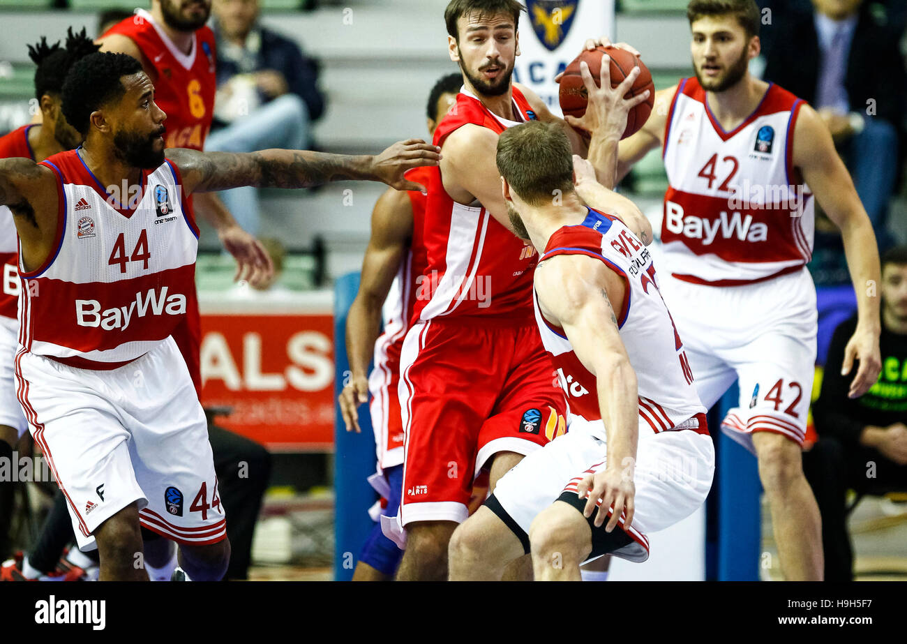 Murcia, Spanien. 23. November 2016. EuroCup Basketball-match zwischen Ucam Murcia CB und FC Bayern München im Palacio de Los Deportes in Murcia. Bildnachweis: ABEL F. ROS/Alamy Live-Nachrichten Stockfoto