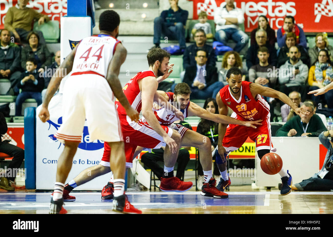 Murcia, Spanien. 23. November 2016. EuroCup Basketball-match zwischen Ucam Murcia CB und FC Bayern München im Palacio de Los Deportes in Murcia. Bildnachweis: ABEL F. ROS/Alamy Live-Nachrichten Stockfoto