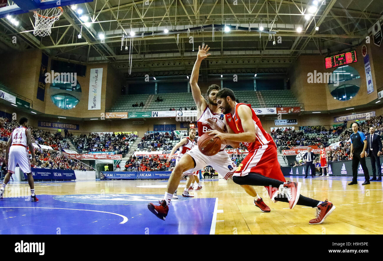 Murcia, Spanien. 23. November 2016. EuroCup Basketball-match zwischen Ucam Murcia CB und FC Bayern München im Palacio de Los Deportes in Murcia. Bildnachweis: ABEL F. ROS/Alamy Live-Nachrichten Stockfoto