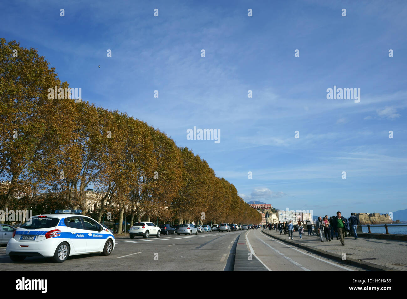 Neapel, Italien, Panorama via Caracciolo, Golf von Neapel. Verkehr. Stockfoto