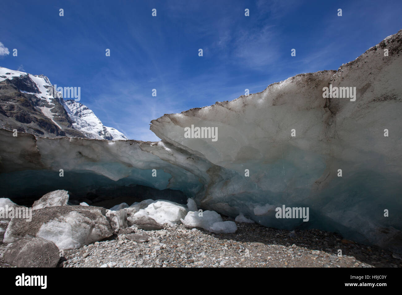 Schnell schmelzenden Gebirgsgletscher aufgrund der globalen Erwärmung. Stockfoto