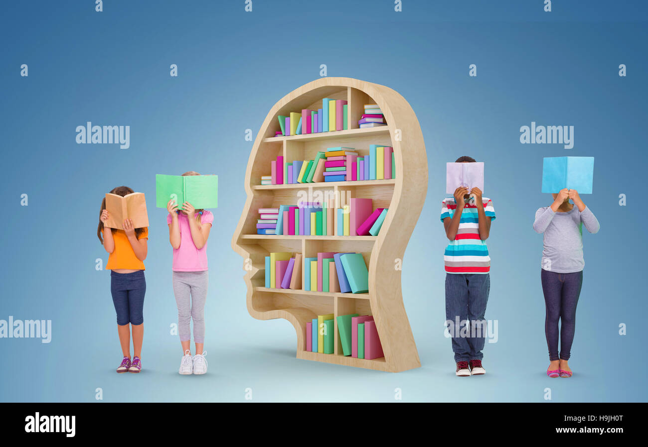 Zusammengesetztes Bild der Grundschule Schüler lesen Stockfoto
