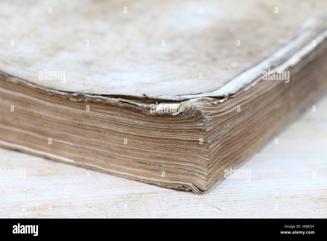 Eselsohren der Seiten buchen von alten - geringe Schärfentiefe Stockfoto