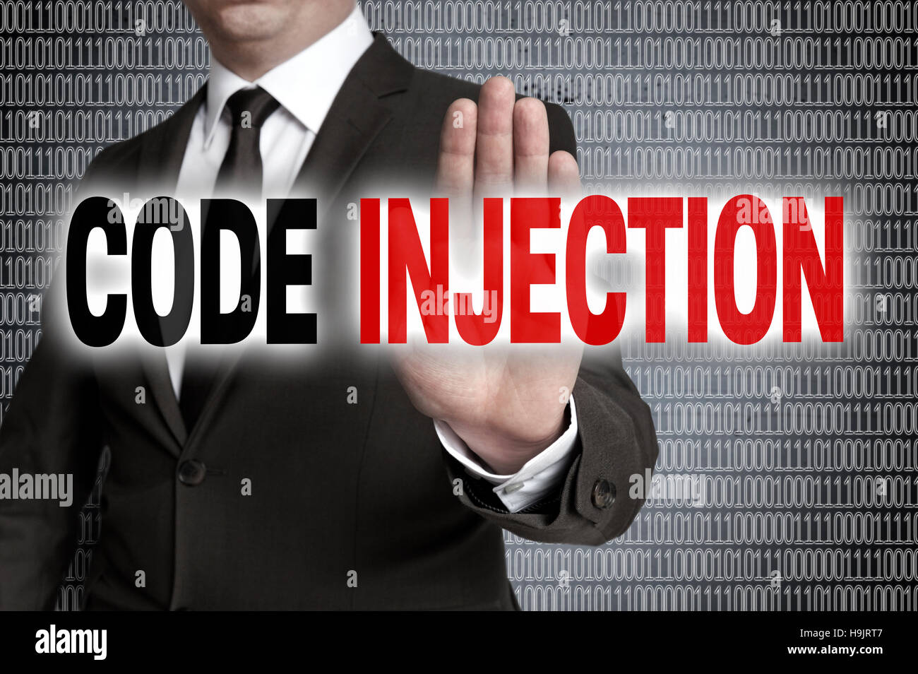 Code-Injektion mit Matrix zeigt Geschäftsmann. Stockfoto