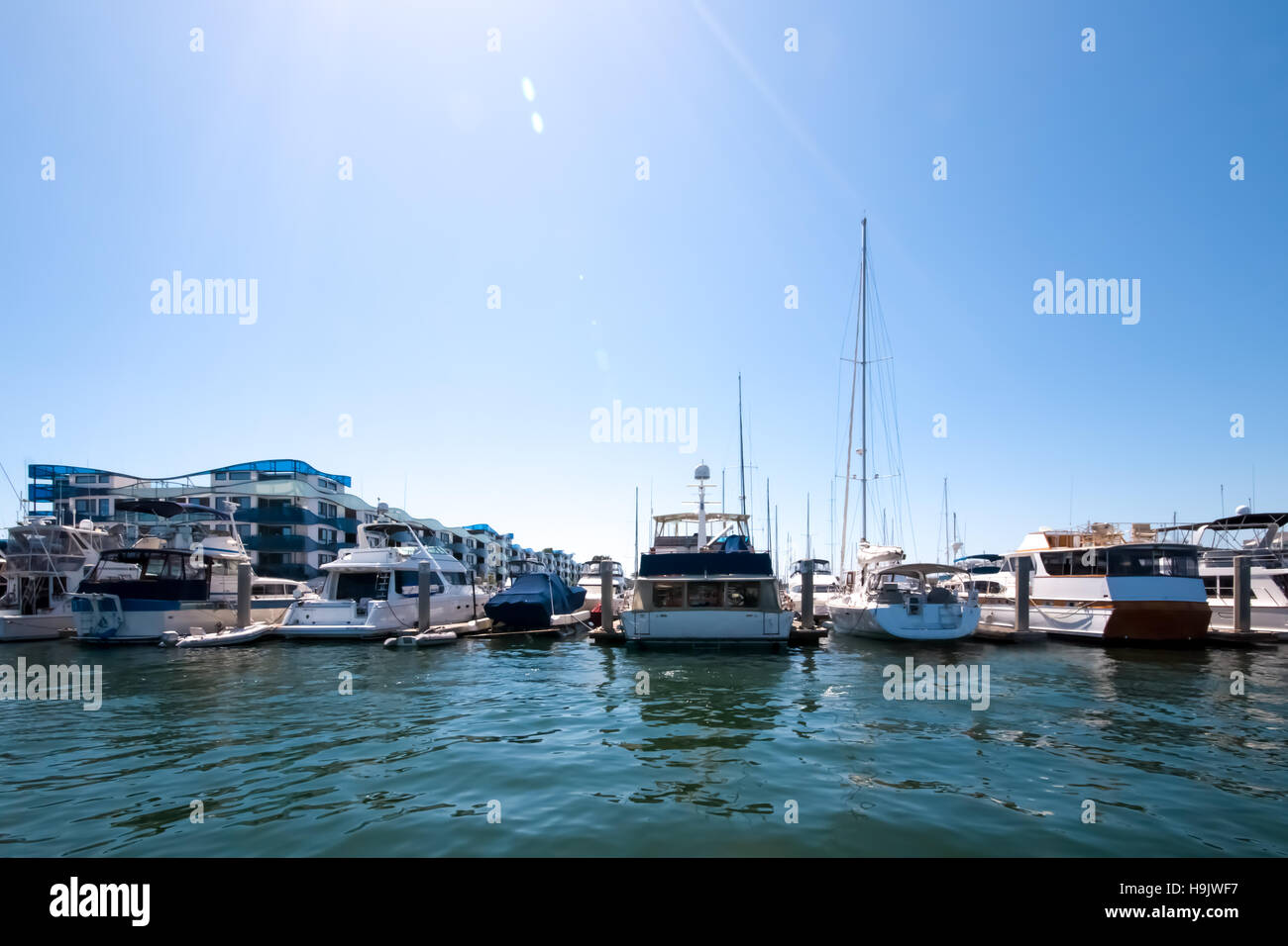 Boote auf dem Wasser in Marina Del Ray in Südkalifornien Stockfoto