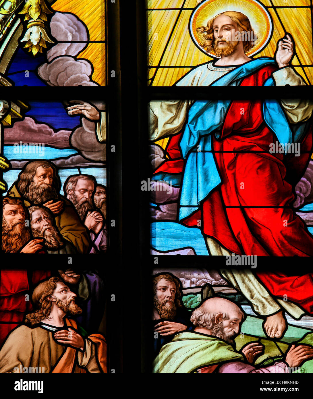 Glasmalerei-Fenster Darstellung der Auferstehung Jesu Christi, in der St. James-Kirche in Stockholm Stockfoto
