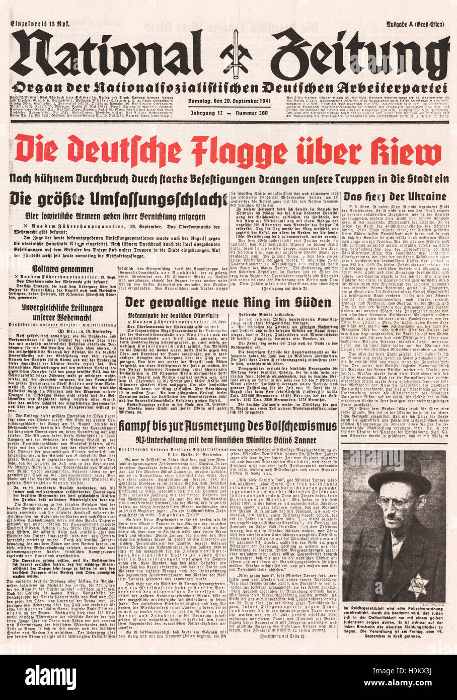 1941 nationale Zeitung Titelseite (Deutschland) deutsche Flagge weht über Kiew Stockfoto